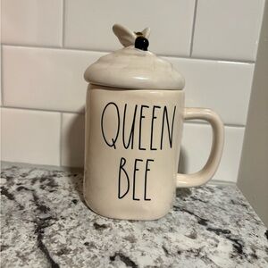 Rae Dunn Queen Bee Mug & Lid